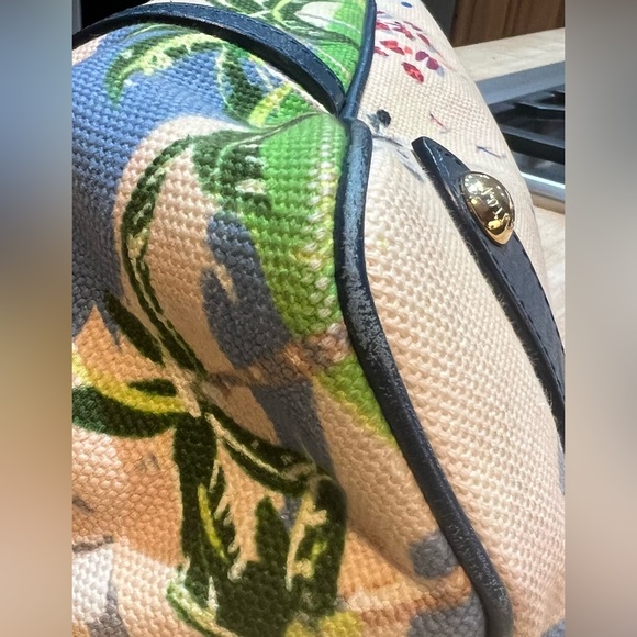 LOUIS VUITTON
Limited Edition Escale Canvas Ailleurs Cabas GM Bag - Picture 10 of 17